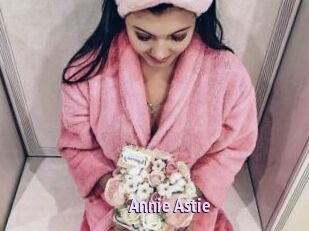 Annie_Astie
