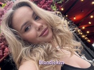 Blondiekiss