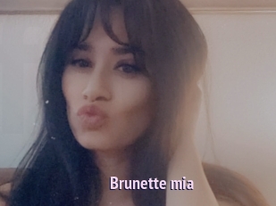 Brunette_mia
