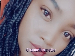 Channelbrunette