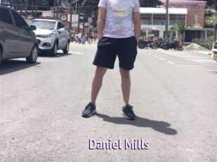 Daniel_Mills