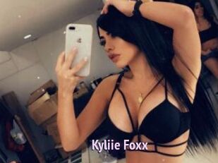 Kyliie_Foxx