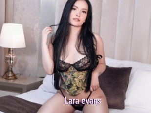 Lara_evans