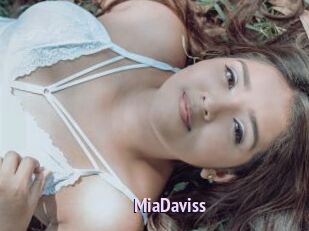 MiaDaviss