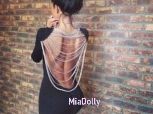 Mia_Dolly
