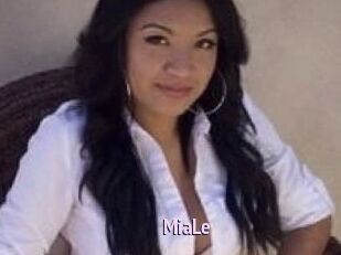 Mia_Le