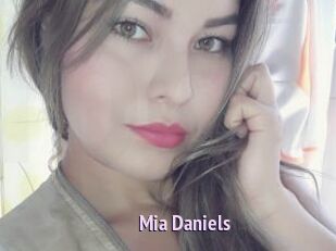 Mia_Daniels