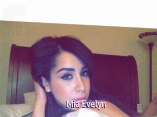 Mia_Evelyn