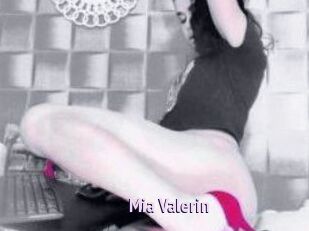 Mia_Valerin