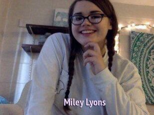 Miley_Lyons