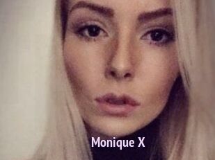 Monique_X