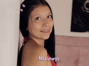 Mia_lewys