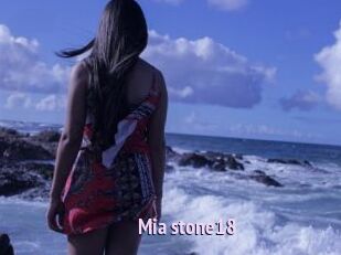 Mia_stone18