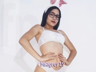 Miagrey19