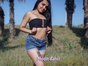 Moon_danii