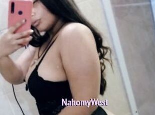 NahomyWest