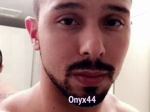 Onyx44