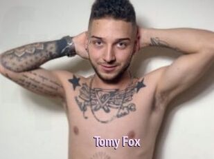 Tomy_Fox