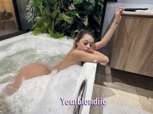 Yourblondiie